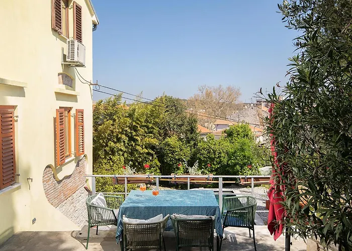 Amazing In With Sauna 別荘 プーラ