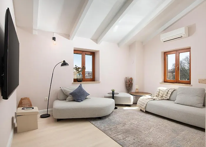 Amazing In With Sauna Ferienhaus Pula