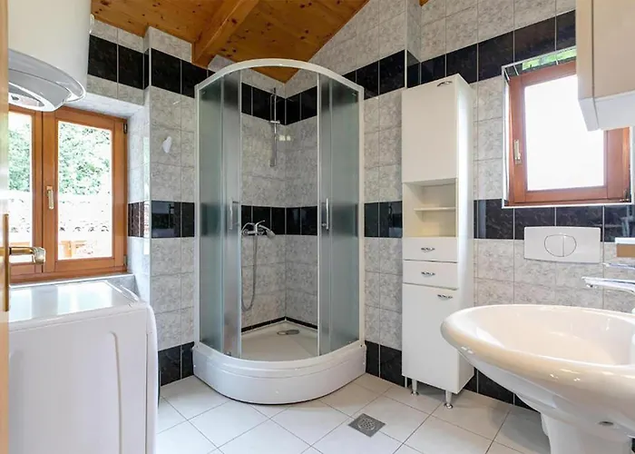 Ferienhaus Amazing In With Sauna Pula